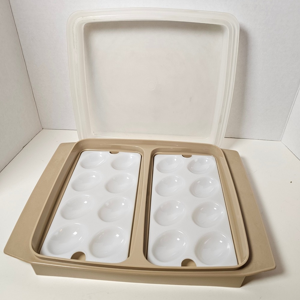Vintage Tupperware Deviled Egg Carrier 722 Almond‎ Tan 16 Slot 4pc Set with Lid